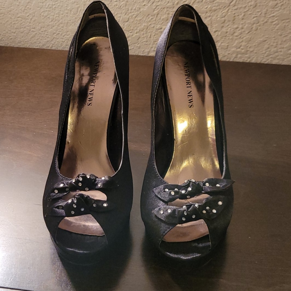Newport News Heels with Rhinestone Bow